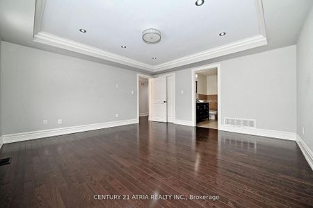 For Lease - 350 Queen Mary Drive, Oakville, Ontario - Photo 4