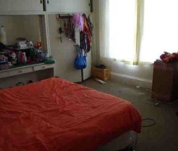 Student House - Accommodation for students in Southsea Portsmouth - Photo 2