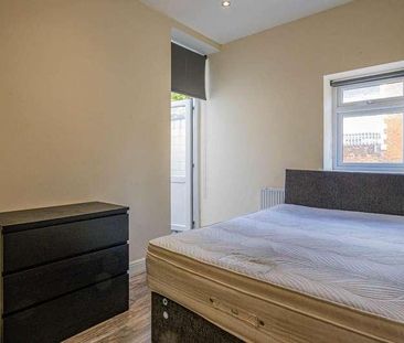 Colum Road, Cathays, CF10 - Photo 2