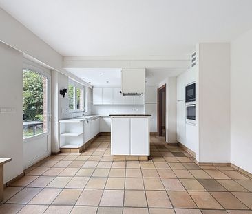 Villa - for rent - Photo 2
