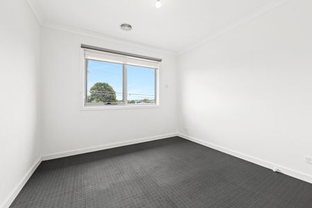 1/8 Broadmeadows Road, Tullamarine VIC 3043 - Photo 2