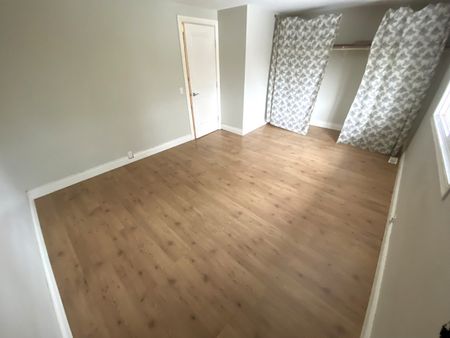 1644 37 Street Northwest - Photo 4