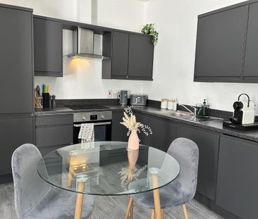 Apt, 4 Eglantine Avenue, Belfast, BT9 6DX - Photo 4