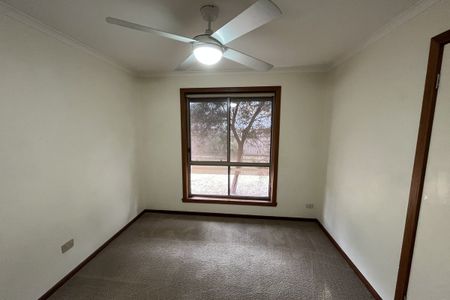 Neat 3-bedroom home - Photo 3