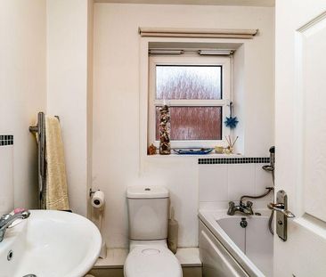 2 bedroom house to rent - Photo 2