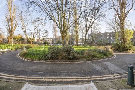 Bevin Court, Islington - Photo 4