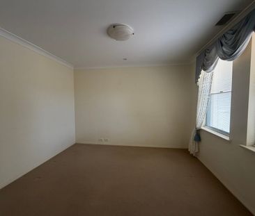 Relaxed Coastal Living in a Prime Location - Photo 6