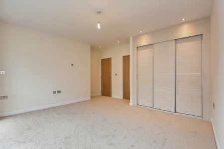 Almansa Way, Lymington, SO41 flat to rent - Photo 5