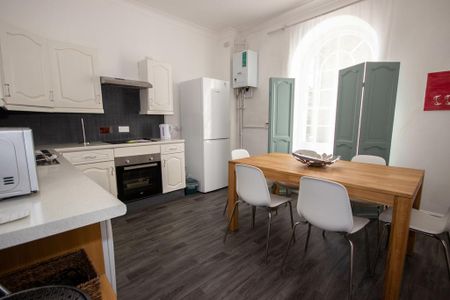 2 bedroom terraced house to rent - Photo 3