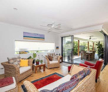 Stunning 3-Bed, 3-Bath Furnished Home for Rent – Peaceful, Sought-A... - Photo 2