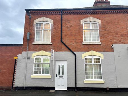 3 bedroom terraced house to rent - Photo 5