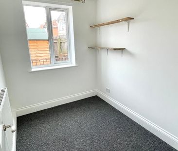 2 Bed Flat, Belton Road, BS5 - Photo 4