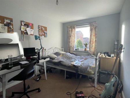 3 bedroom end of terrace house to rent - Photo 4