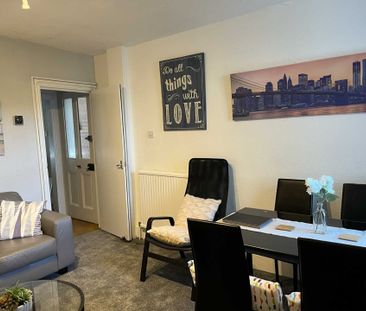 Room 3: 25 Springfield Road, Guildford, GU1 4DW - Photo 2