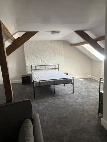 1 bedroom in a house share to rent - Photo 3