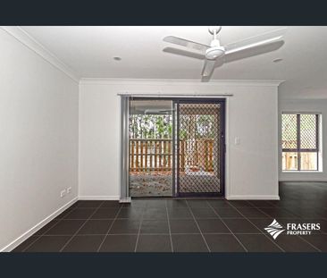 Resort Living, Pool + BBQ area + Ducted Air Conditioning - Photo 2