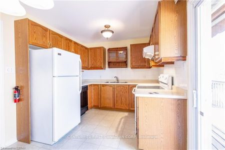 For Lease - 293 Blue Forest Drive, London North, Ontario - Photo 5