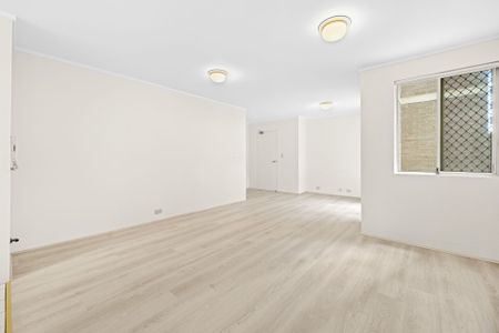 A Spacious Ground-Floor Sanctuary in the Vibrant Heart of Burwood - Photo 5