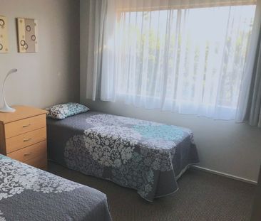 Fully Furnished Unit One Street From Alexandra Headland Beach - Photo 3
