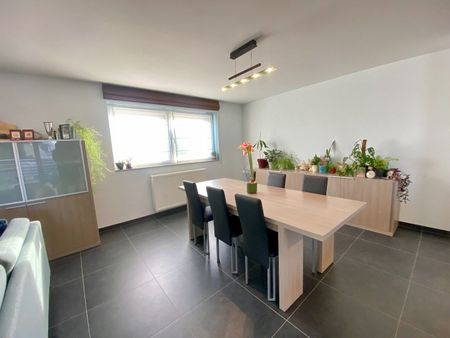 Hedendaagse bel-etagewoning met riante living en 3 slaapkamers - Photo 3