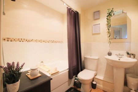 2 bedroom flat to rent - Photo 5