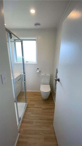 2 bedroom and 1 bathroom - Photo 2