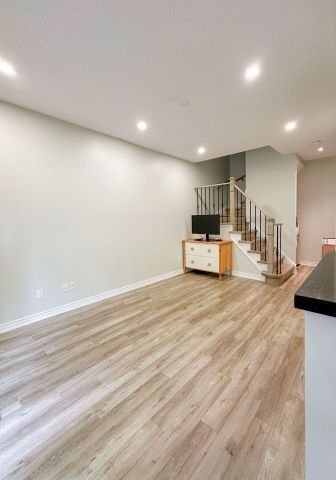 For Lease - 16 Cox Boulevard Unit# #3, Markham, Ontario - Photo 2