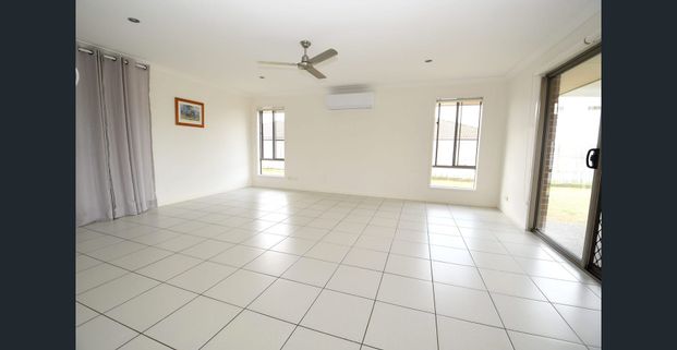 Neat 4 bedroom home in Lowood - Photo 1