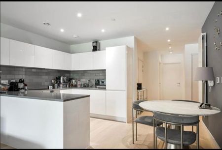 Room in a Shared Flat, Regalia Close, E16 - Photo 5
