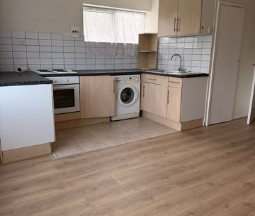 Studio Flat, Handcross Road, LU2 - Photo 2