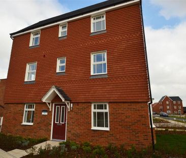 3 bedroom semi-detached house to rent - Photo 3