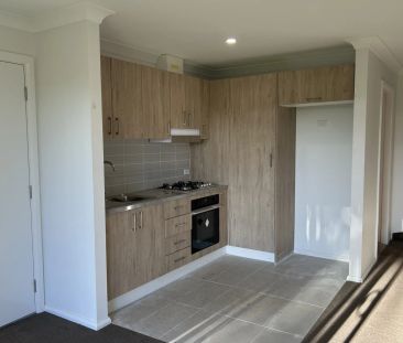 2/12 Niagara Street, Armidale. - Photo 1