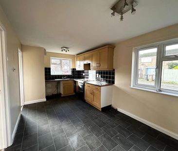 2 bedroom end of terrace house to rent - Photo 4