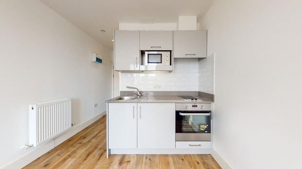 Studio to rent - Photo 1