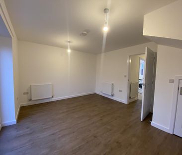 2 bedroom property to rent - Photo 1
