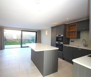 3 bedroom terraced house to rent - Photo 3