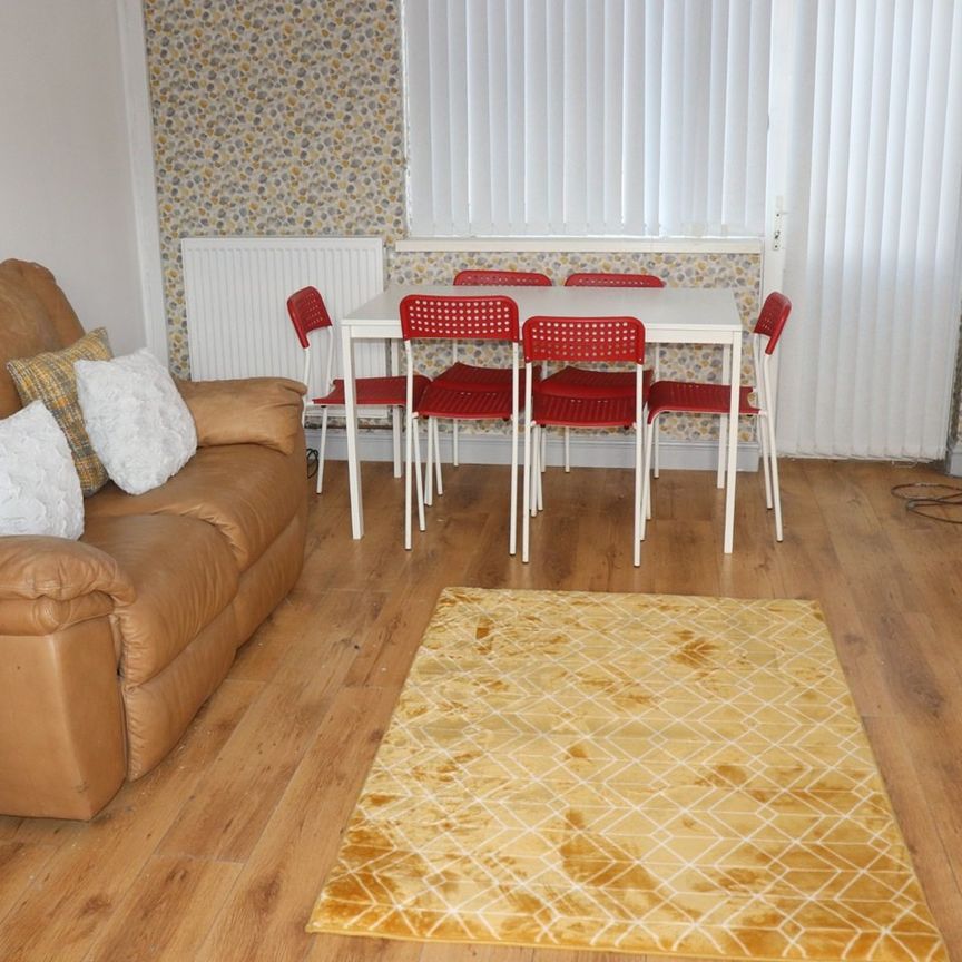 Room in a Shared House, Capstone Avenue, B18 - Photo 1