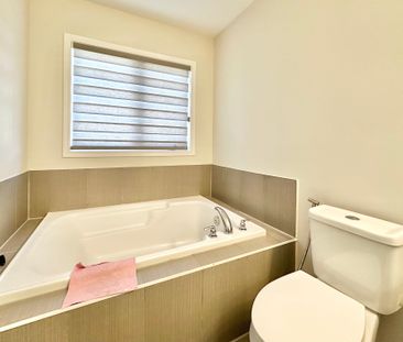 For Lease - 7790 Buckeye Crescent, Niagara Falls, Ontario - Photo 6