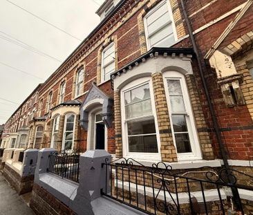 1, 64 University Street, Belfast, BT7 1HB - Photo 3