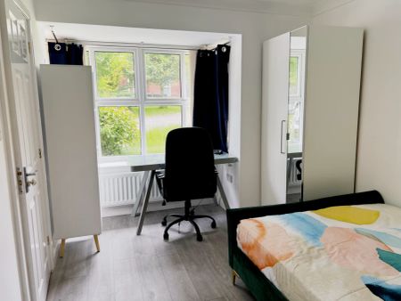 room 2 - Photo 3