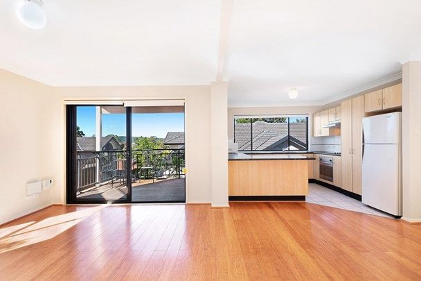 Light filled townhouse - Photo 1