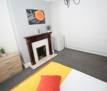 1 bedroom in a house share to rent - Photo 5