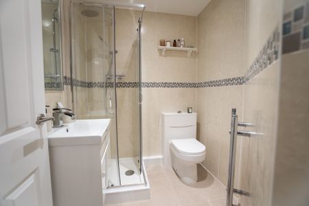 Apt 17, Portland Place - Photo 4