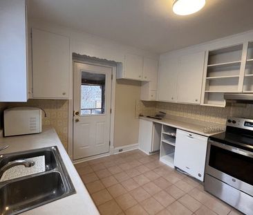 For Lease - 22 Holland Avenue, Tunneys Pasture and Ottawa West, Ont... - Photo 6