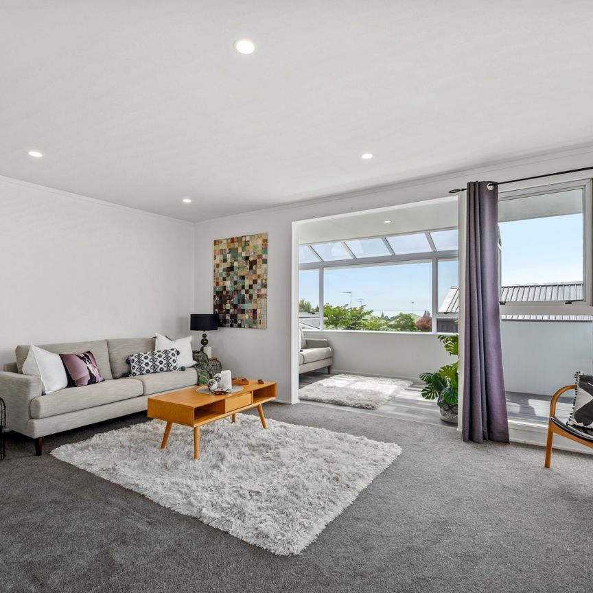 Handy Location with sea views - Photo 1