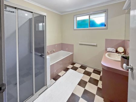 1/64 Keck Street, Flora Hill - Photo 3