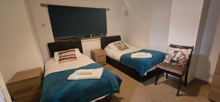 4 bedroom detached house to rent - Photo 3