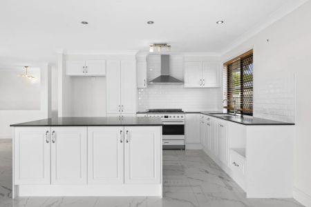 Large Family Home - Photo 5