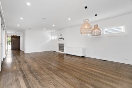 19 Iona Street, Black Rock VIC 3193 - House For Rent | Domain - Photo 3