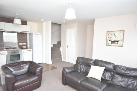 2 bedroom terraced house to rent - Photo 3